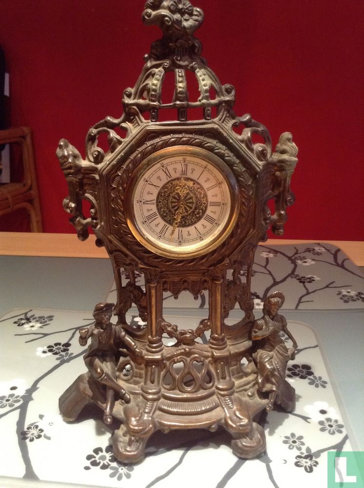 eetbaar Arbeid Bestuiver Koperen klok met figuren (1900) - Table clock - LastDodo