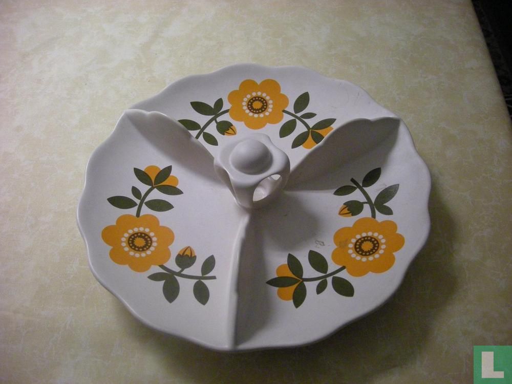 Flora three-square scale
