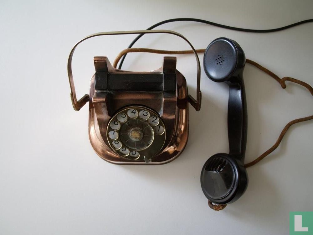 Koperen telefoon