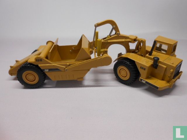 Caterpillar 631E Scraper