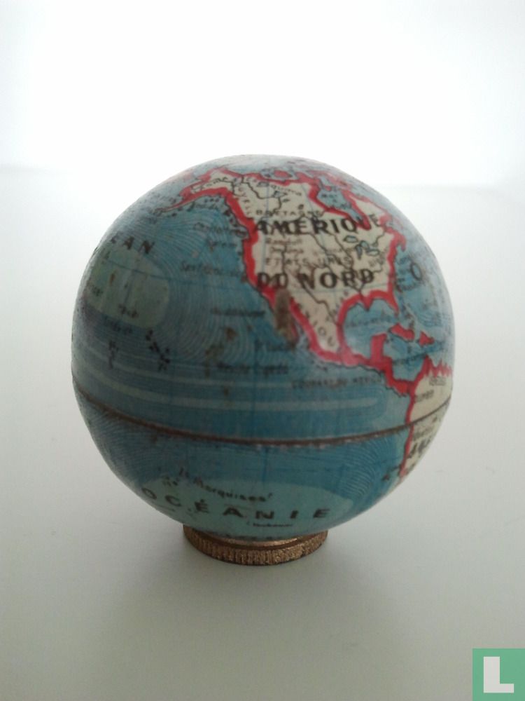 Globe pencil sharpener