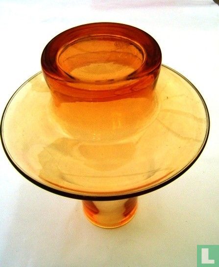 Vase brun
