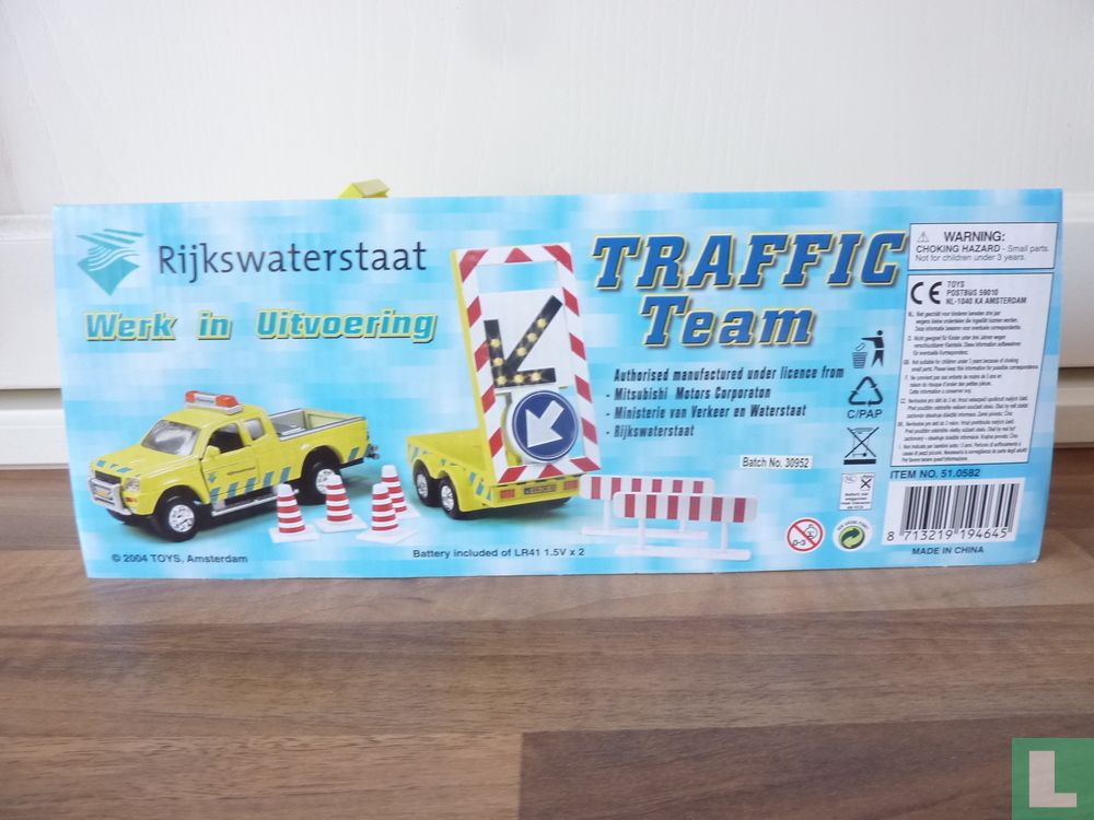 Mitsubishi Rijkswaterstaat WIS auto met pijlwagen (2013) - Toys Amsterdam -  LastDodo