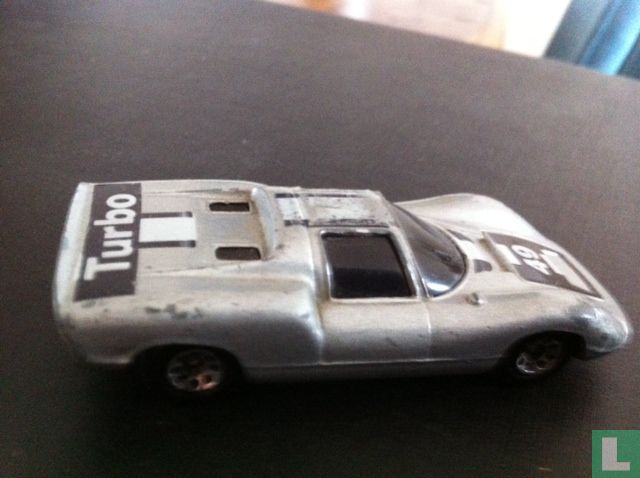 Porsche 910