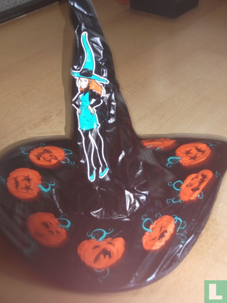 Melusine witch hat