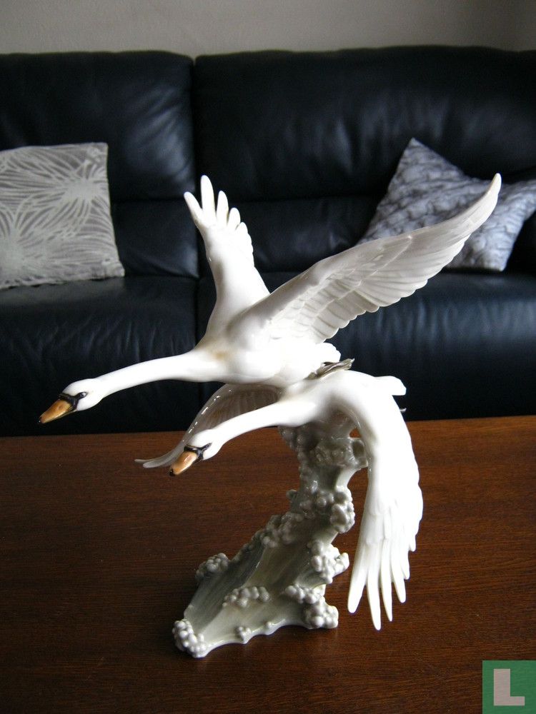Cygnes-Schwäne -