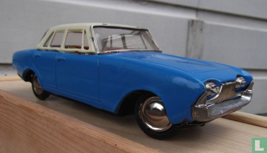 Coche De Colección 1/43 Ford Taunus 17M – OPO 10, Base Metálica Y Blíster Flexible Coche Colección Ford Taunus 17M 1/43