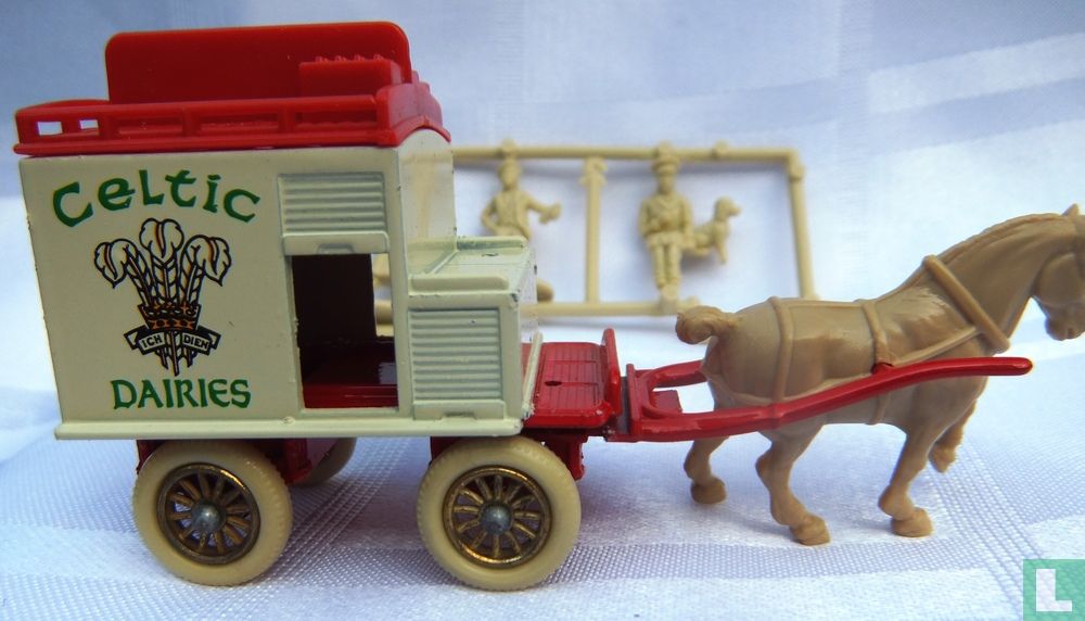Horse drawn Milk Float ’Celtic Dairies’