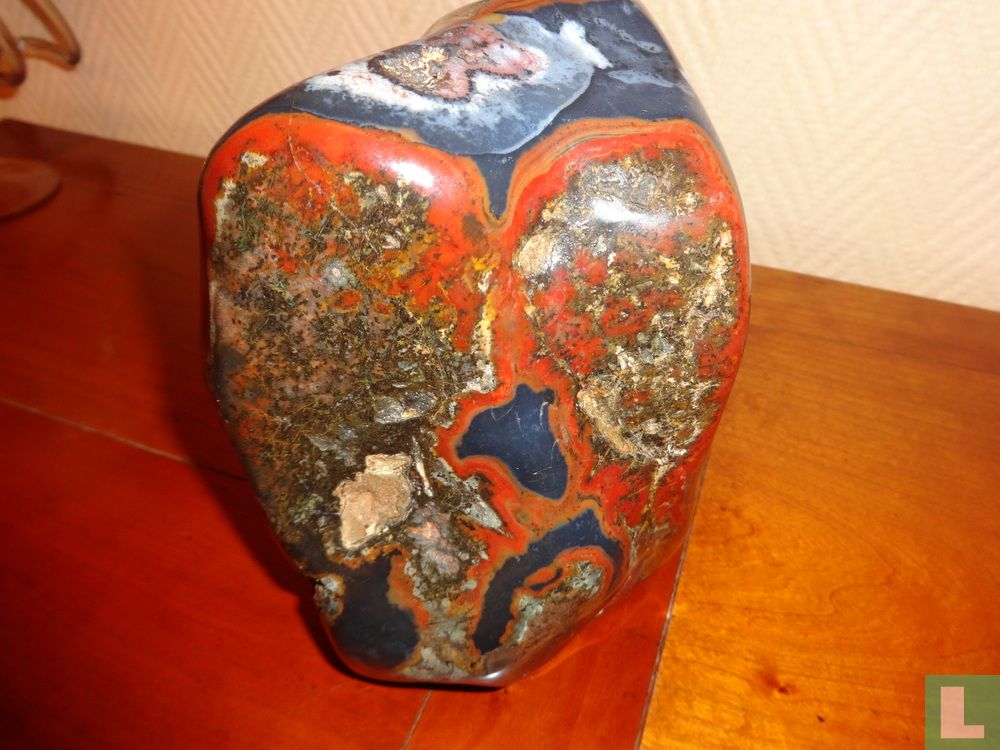 Mineral agate