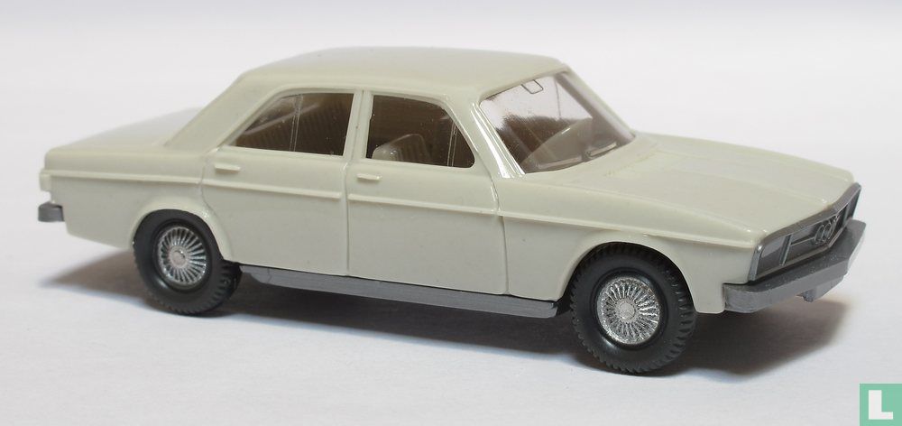 Audi 100