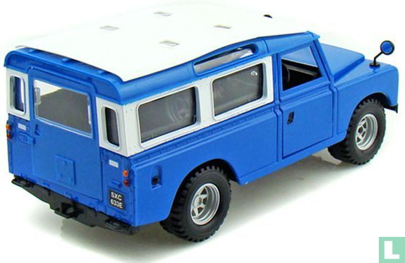 Land Rover Defender 110