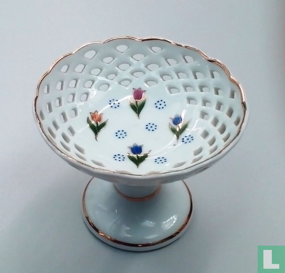 Bonbon dish