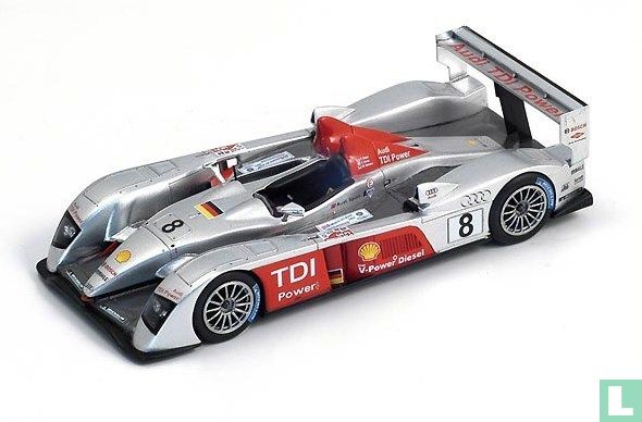 Audi R10 TDI #8