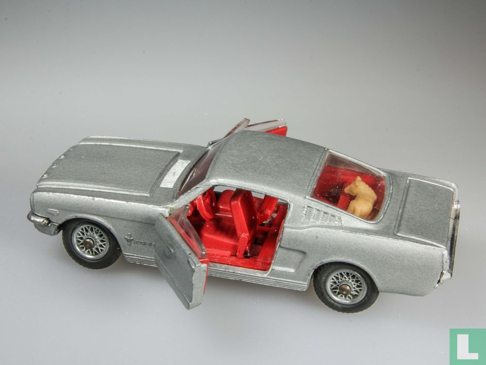 Ford Mustang Fastback 2+2 