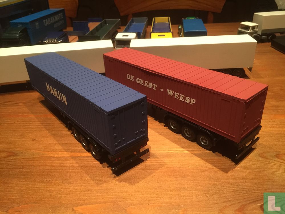 Oplegger-containerchassis