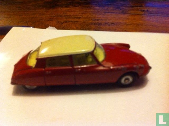 Citroën DS 19