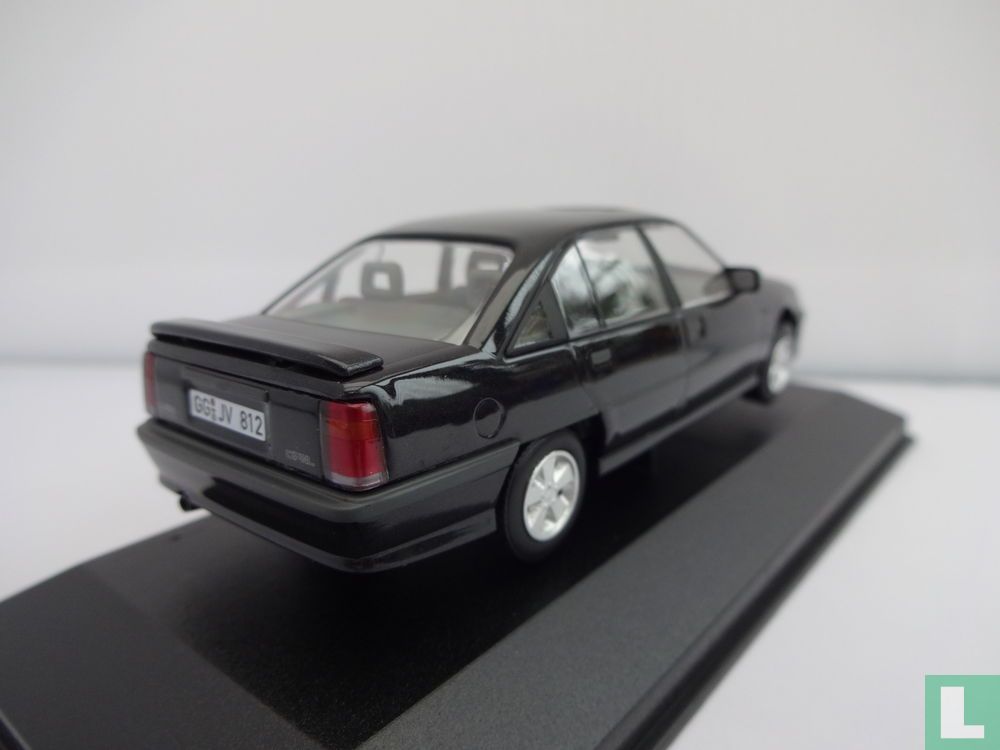 Opel Omega 3000