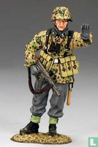 HALTE! SS trooper avec MP44