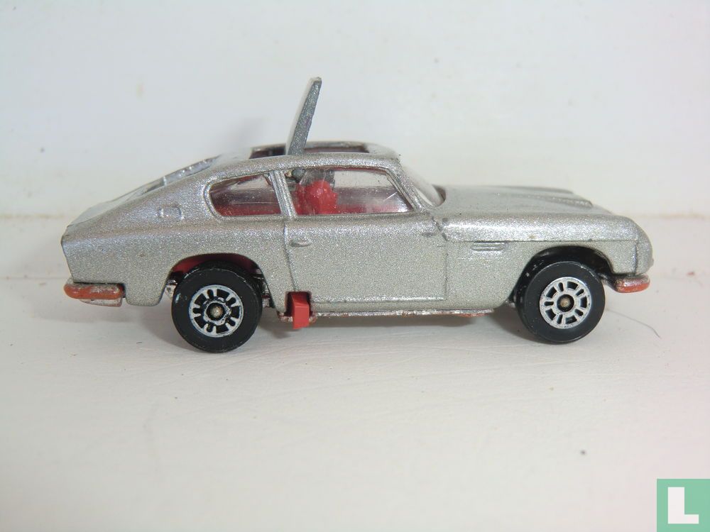 Aston Martin DB6