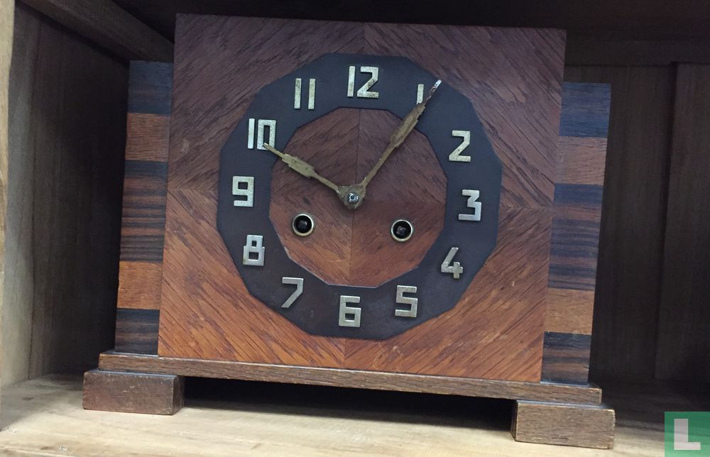 Vechter web Civiel Amsterdamse school klok (1925) - Table clock - LastDodo