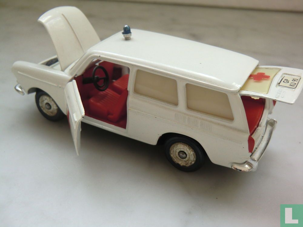 VW Variant 1600 Ambulance