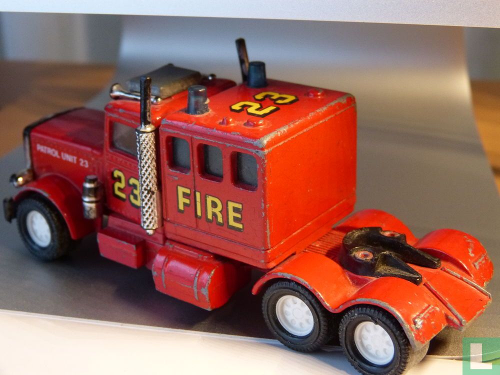 Peterbilt Fire Spotter plane transporter
