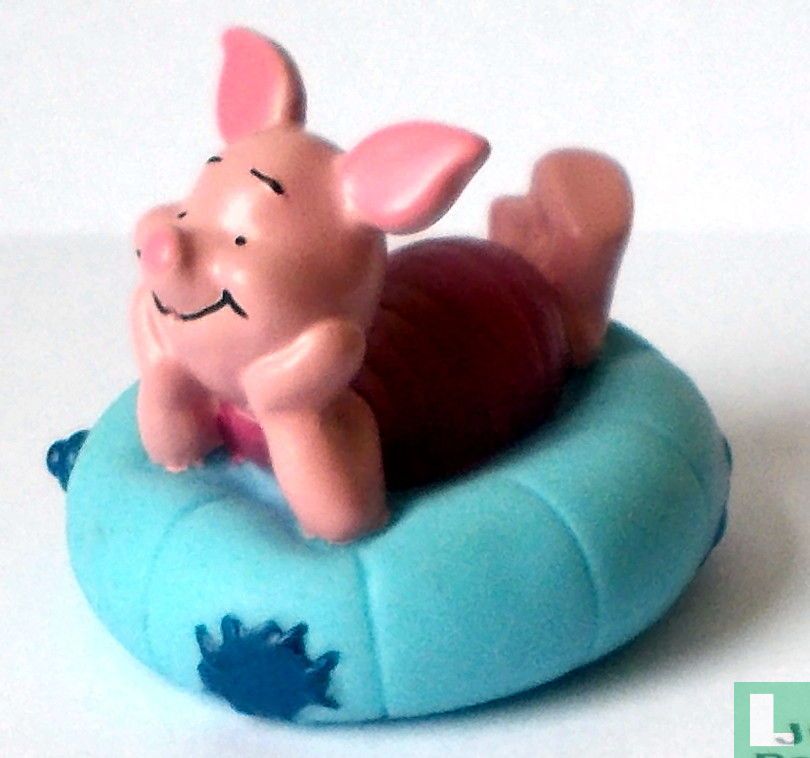 Pigles on swimming ring
