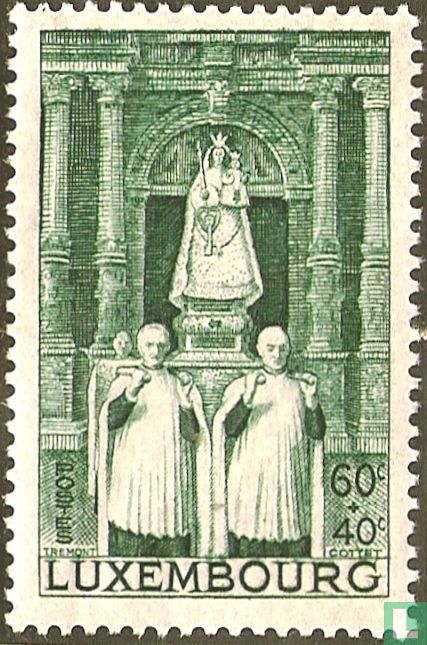 Procession avec la statue de la Madone