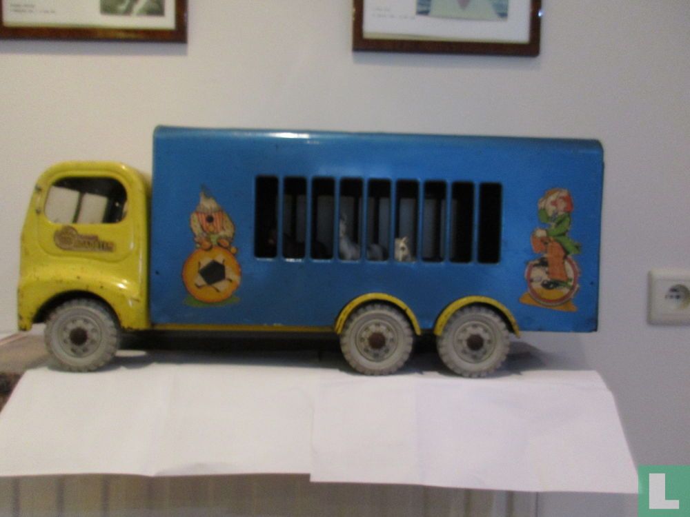 Circus wagon