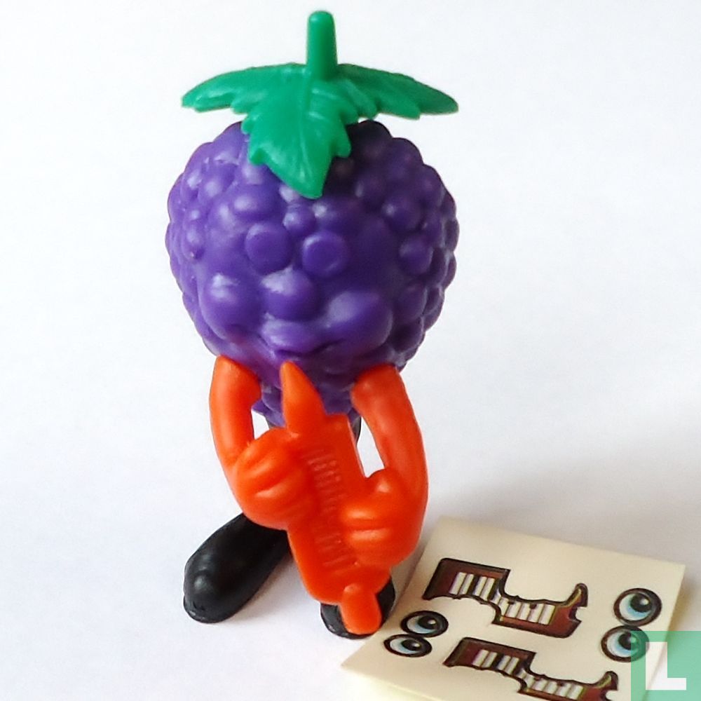Blackberrie with flute