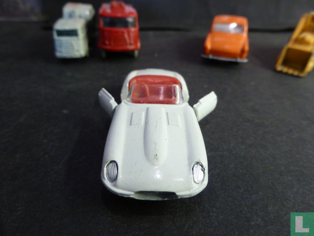 Jaguar E