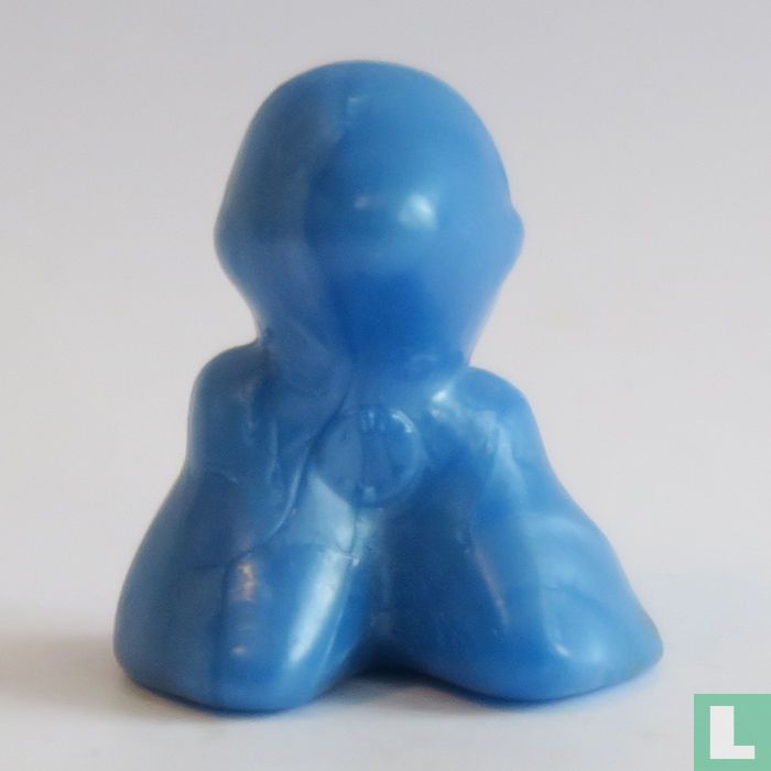 Victor [z] (blue)