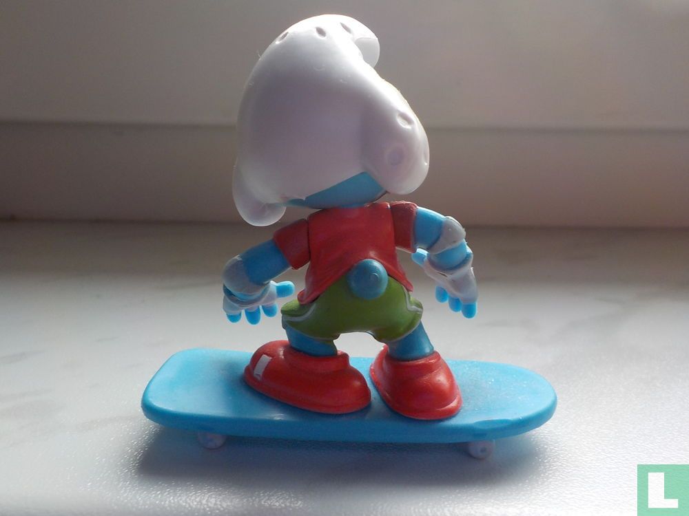 Skateboard Smurf