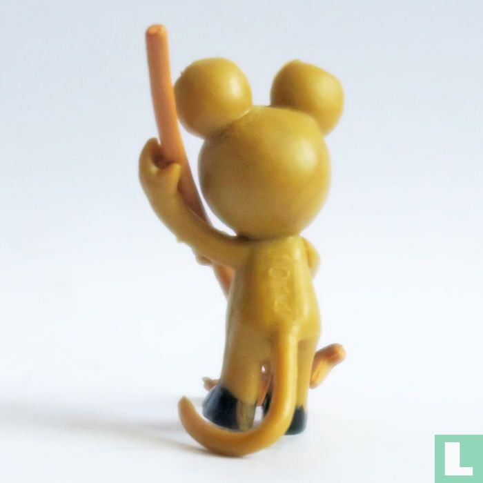 Mouse with rake  