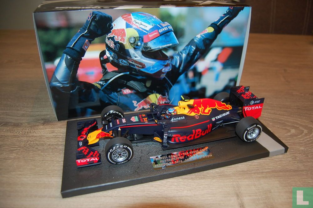 neef Integratie Pijler Red Bull Racing TAG Heuer RB12 Max Verstappen 1st F1 Win, Spanish GP 2016  Fanclub Edition 8 147 160333 (2016) - MiniChamps - LastDodo