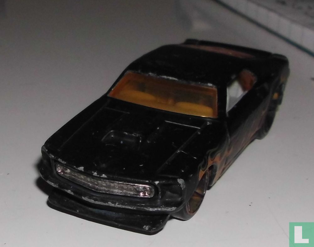 Voiture Miniature Ford Mustang 69 - Hot Wheels - Noire Intérieur Rouge - Occasion