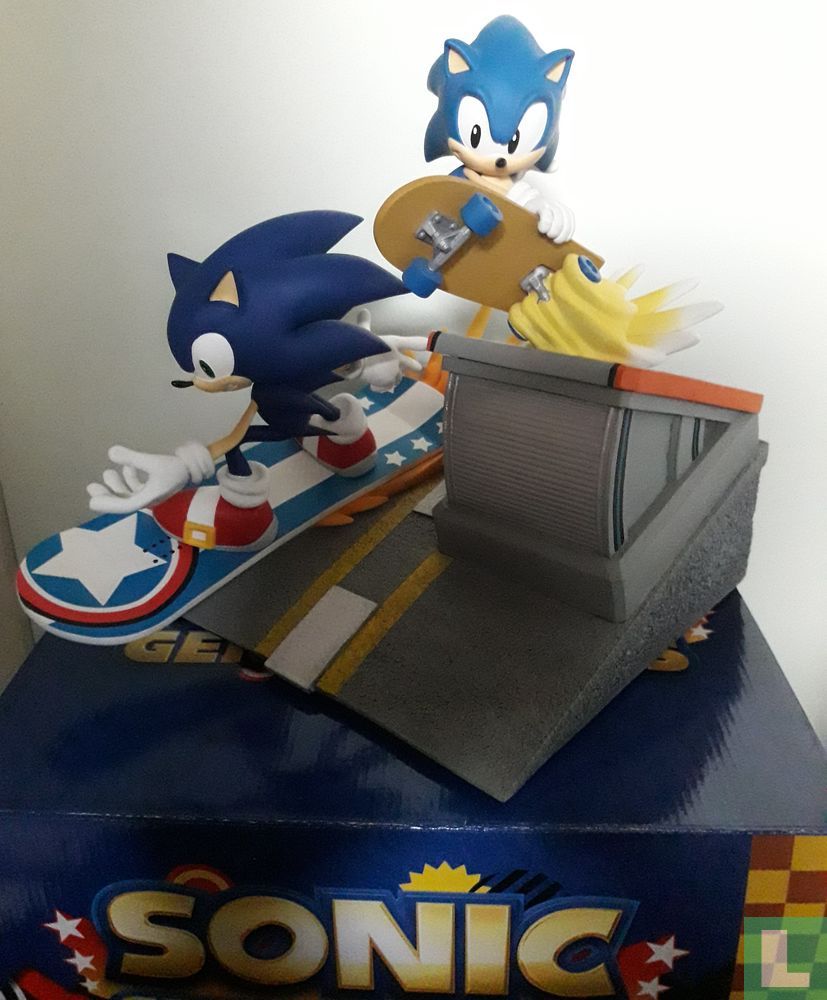 Sonic Generations Diorama Statue