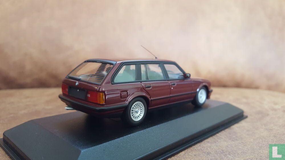 BMW 320i Touring (E30)