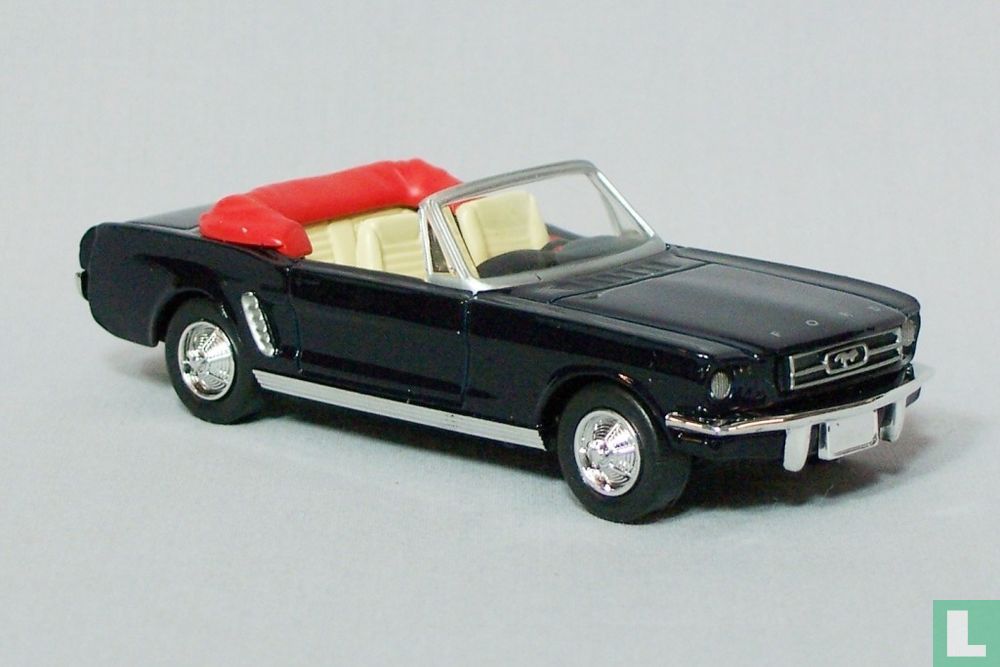 Ford Mustang Convertible