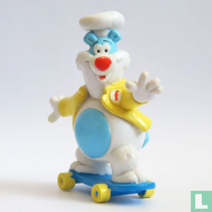 Fluffy sur skateboard