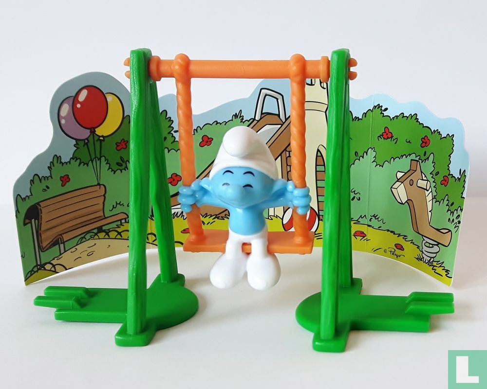 Smurf op schommel