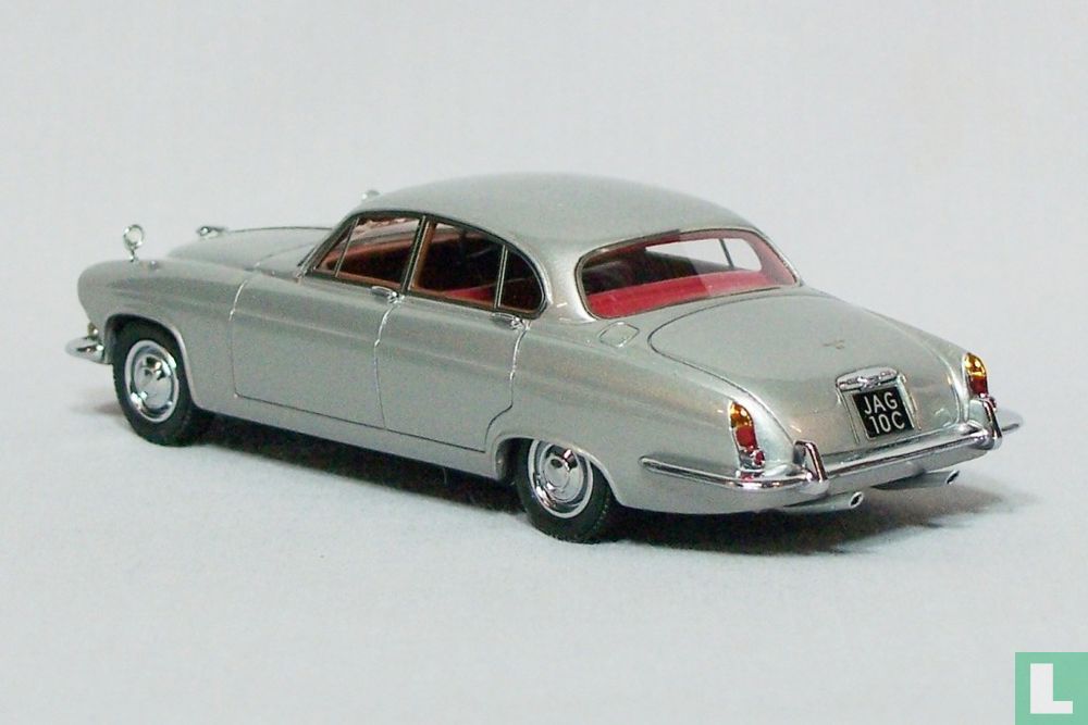 Jaguar MK-10