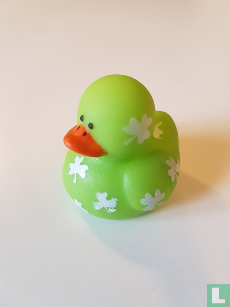 Four-leaf clover duckling