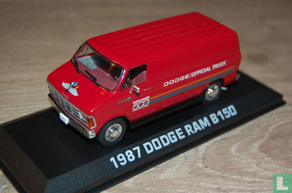 Dodge Ram B150