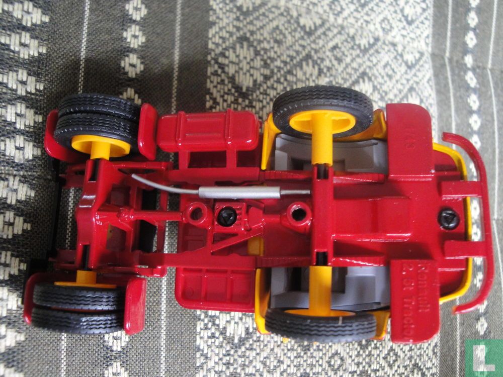 Maquette Tracteur Renault N°37 Sinpar 2,5 Tonnes 1954 - Échelle 1:43, Modèle Démontable