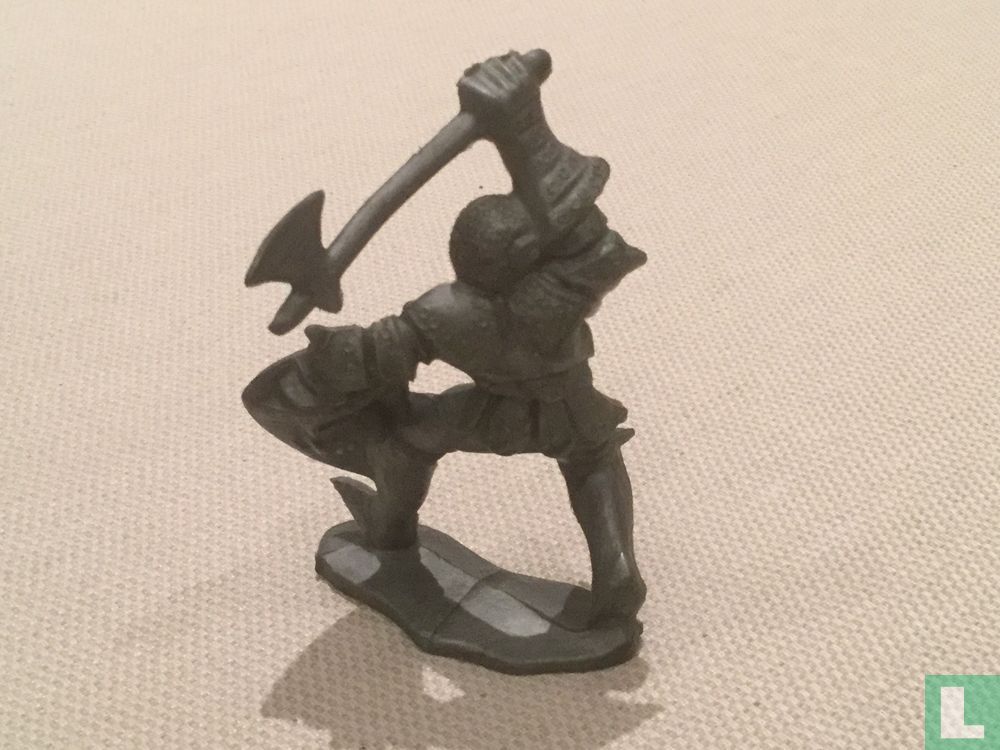 Knight (grey)