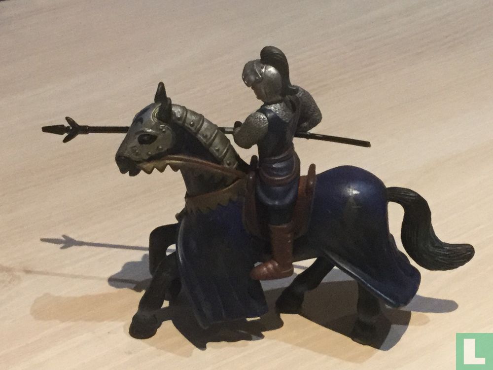 Chevalier à cheval 