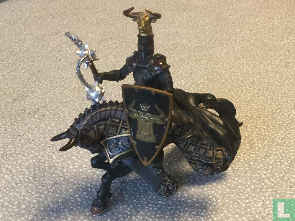 Weapon master Bull