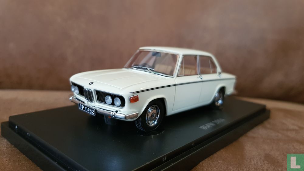 BMW 2004