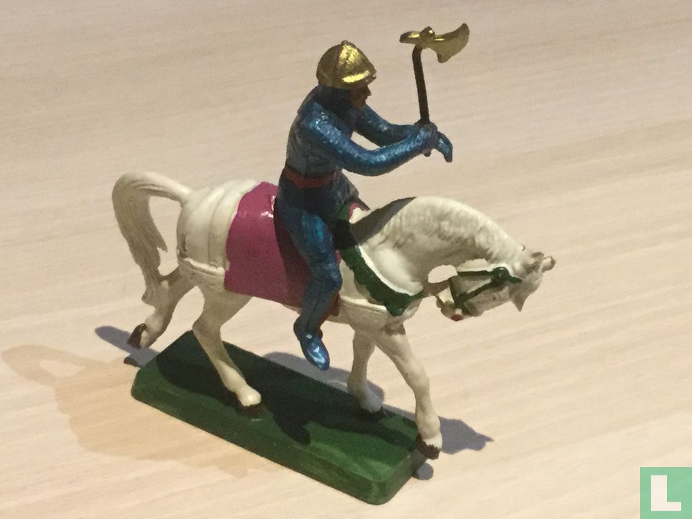 Cavalier avec hache